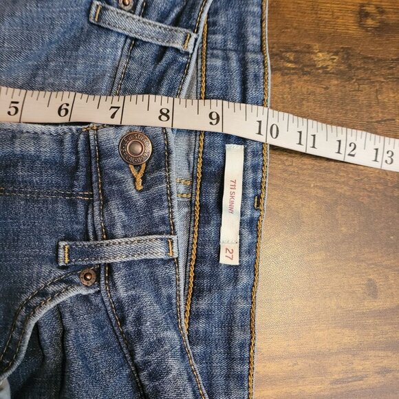 Levi's Jeans Sz 27 Low Rise 711 Skinny Medium Light Wash Stretch Denim Western - Picture 9 of 12